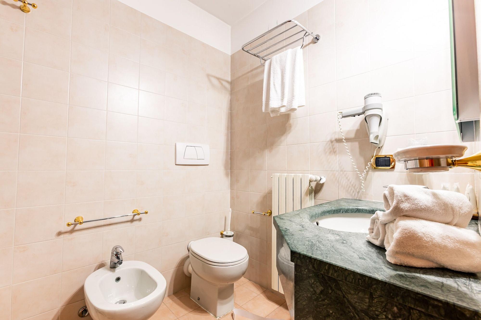 Hotel Cristallo Сестриере Экстерьер фото