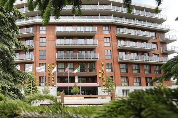 Hotel Cristallo Сестриере Экстерьер фото