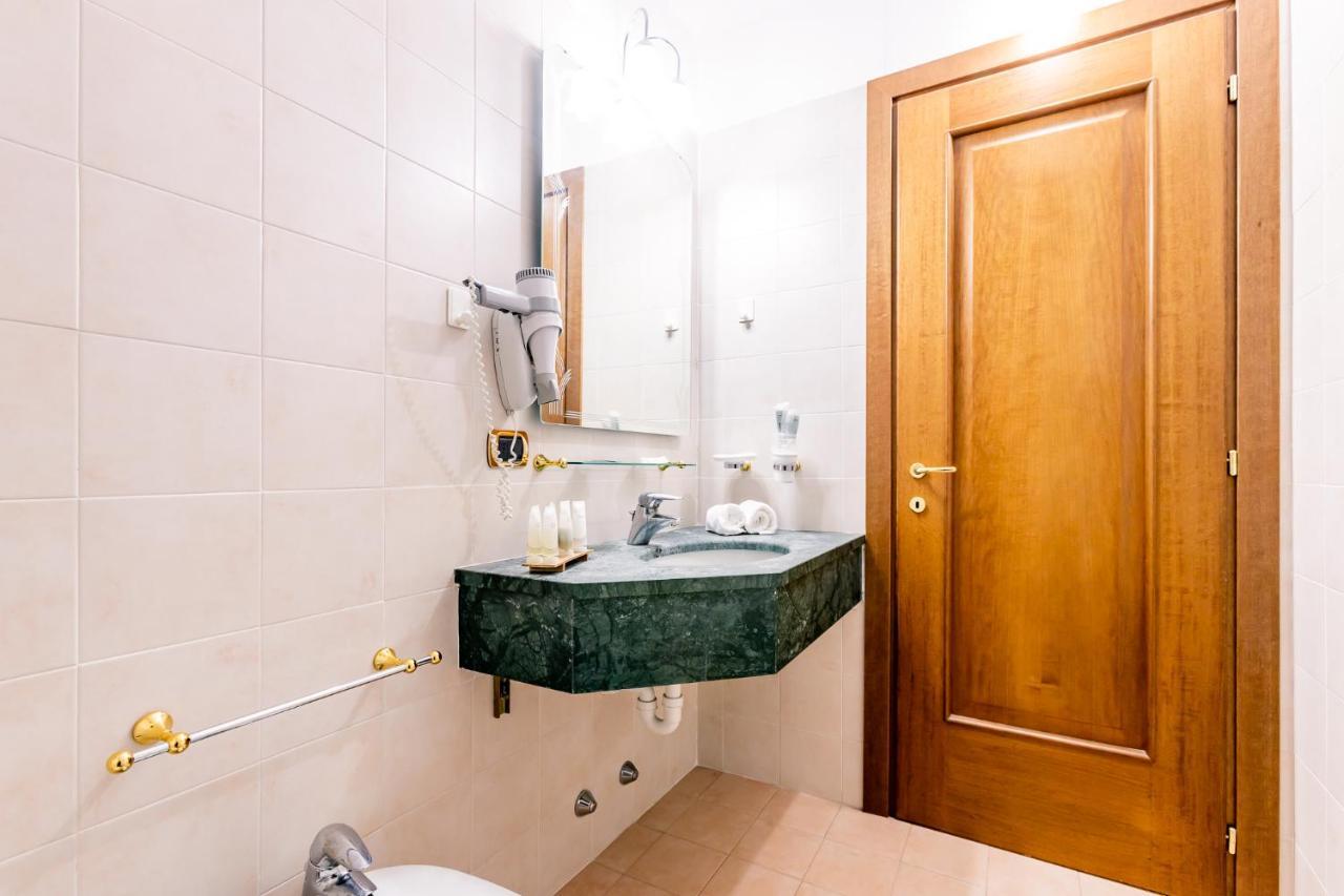 Hotel Cristallo Сестриере Экстерьер фото